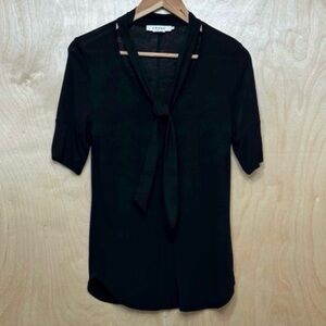 FRAME tie neck short sleeve lightweight soft casual v neck black top jersey